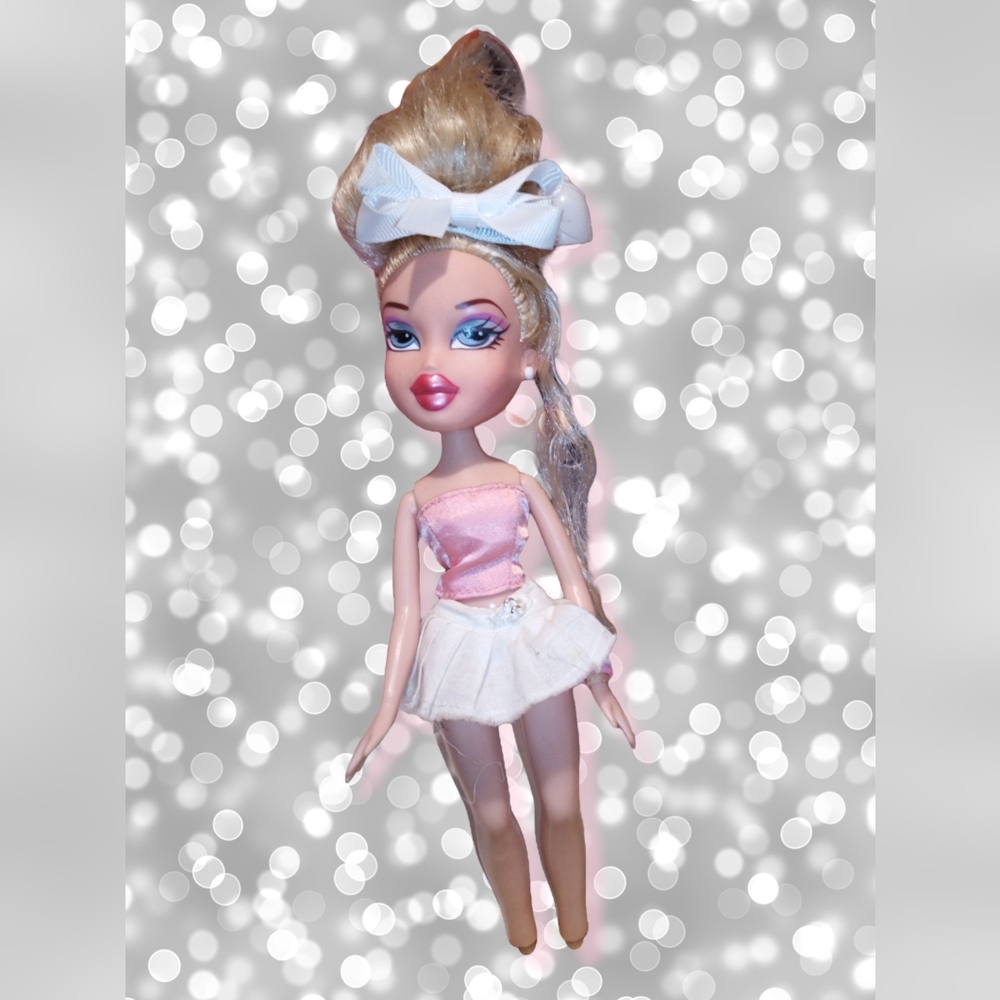 Vintage 2001 Bratz "Cloe" with Bangles